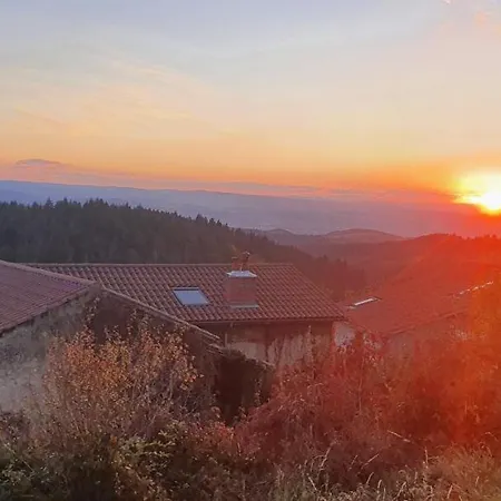Eco-gite Panoramique, Terrasses, Baby Foot, 150 M2 Renove Et Agrandi En 2024, Activites Proposees Holiday home *